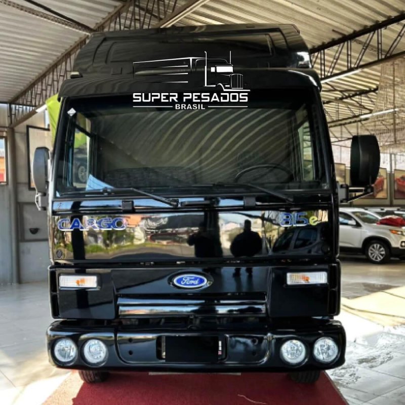 Caminhão FORD CARGO 815E BAÚ SECO Ano 2009
