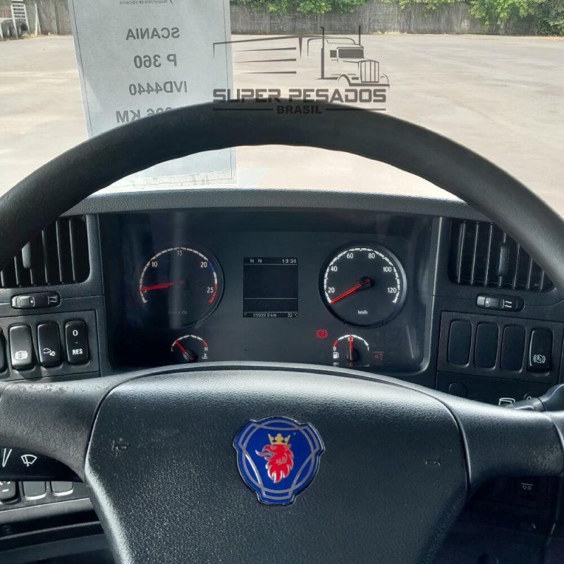 Caminhão SCANIA P360 6x2/4 BI-DIRECIONAL Ano 2012/2013
