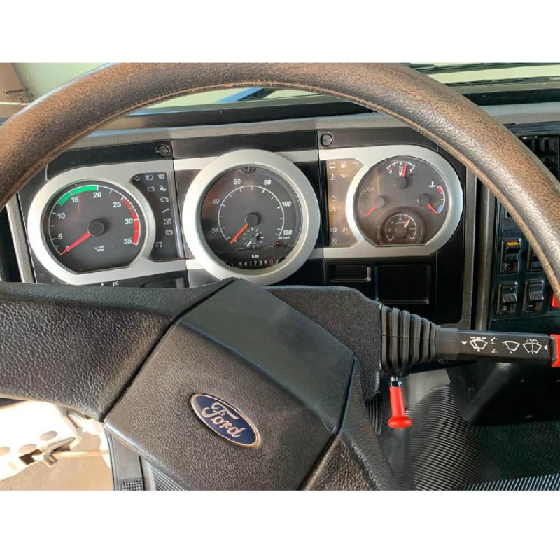 Caminhão FORD CARGO 815E CARROCERIA Ano 2012