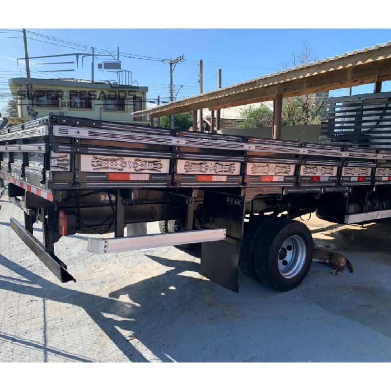 Caminhão FORD CARGO 815E CARROCERIA Ano 2012