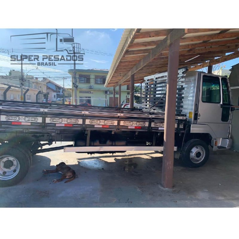 Caminhão FORD CARGO 815E CARROCERIA Ano 2012