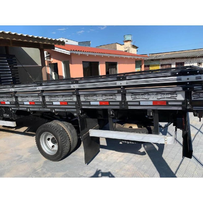 Caminhão FORD CARGO 815E CARROCERIA Ano 2012