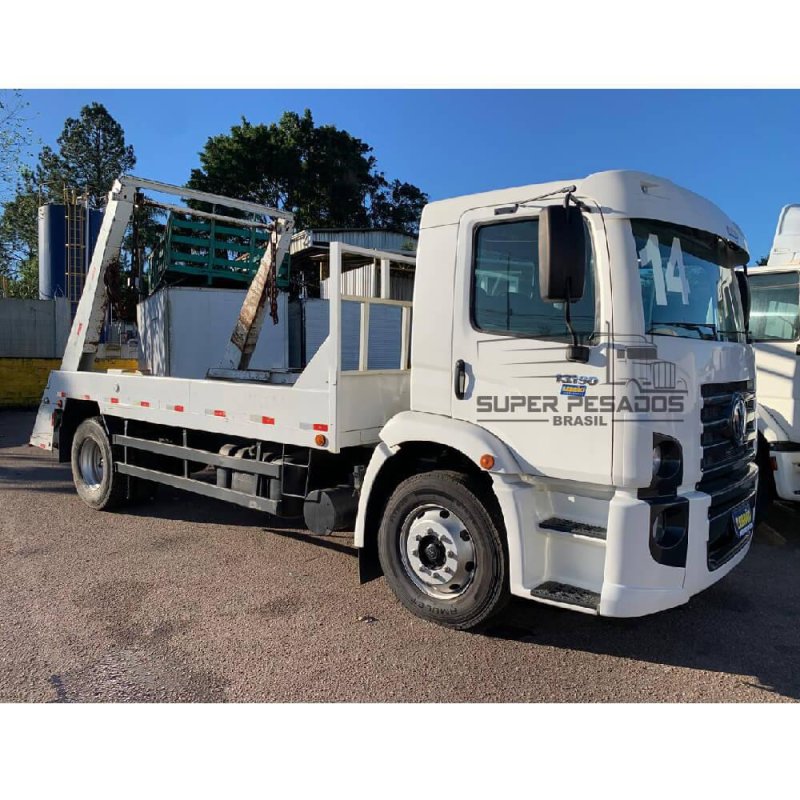 Caminhão VOLKSWAGEN 13.190 POLIGUINDASTE (ENTULHO) Ano 2014
