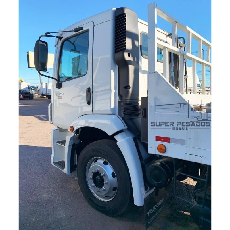 Caminhão VOLKSWAGEN 13.190 POLIGUINDASTE (ENTULHO) Ano 2014