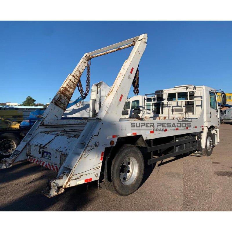 Caminhão VOLKSWAGEN 13.190 POLIGUINDASTE (ENTULHO) Ano 2014