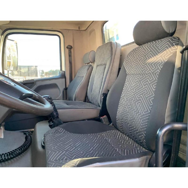 Caminhão VOLKSWAGEN 13.190 POLIGUINDASTE (ENTULHO) Ano 2014