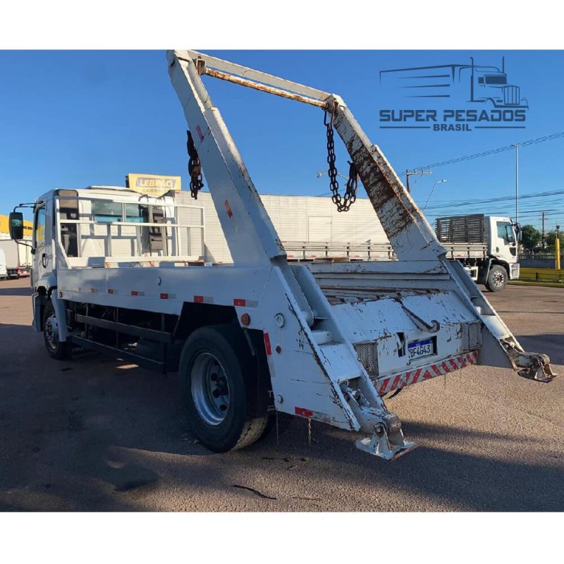 Caminhão VOLKSWAGEN 13.190 POLIGUINDASTE (ENTULHO) Ano 2014