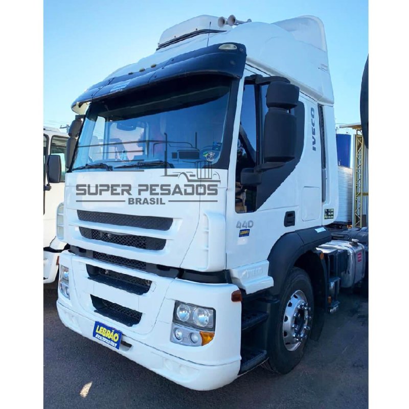 Caminhão IVECO STRALIS 440 6X2 CHASSI Ano 2014 