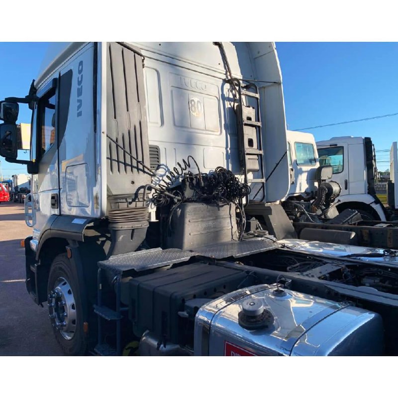 Caminhão IVECO STRALIS 440 6X2 CHASSI Ano 2014 
