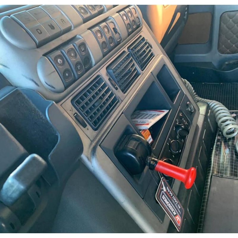 Caminhão IVECO STRALIS 440 6X2 CHASSI Ano 2014 