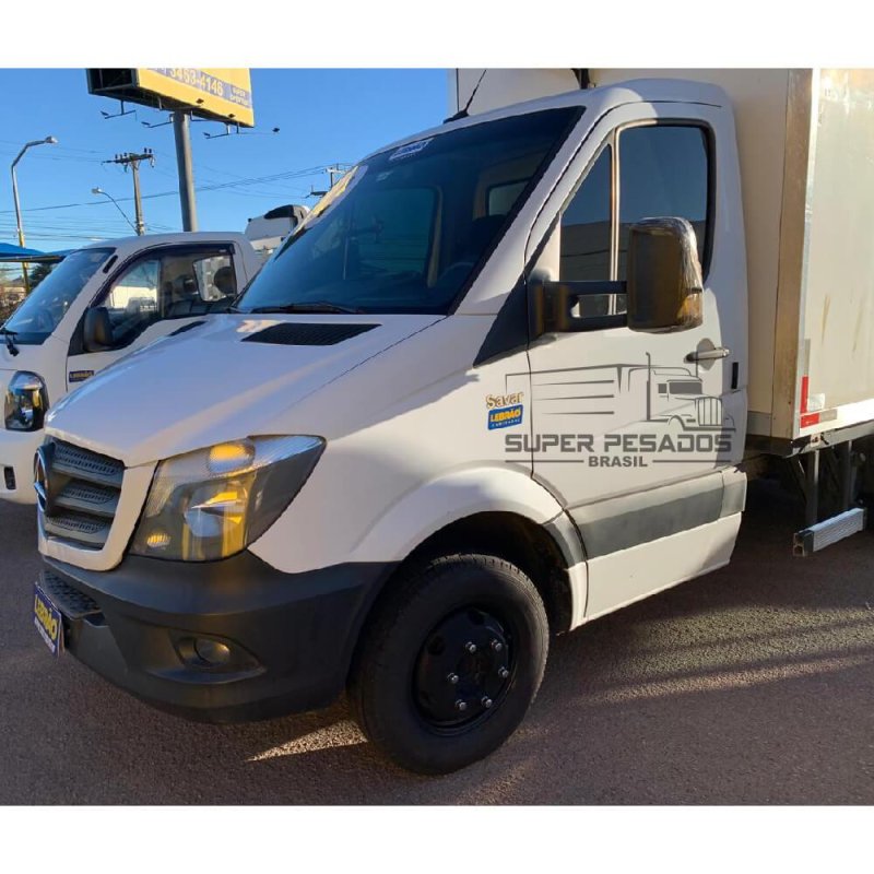 MERCEDES BENZ FURGÃO SPRINTER BAÚ FRIO Ano 2019 