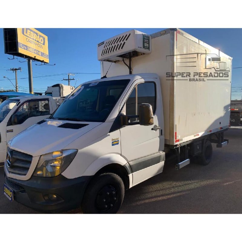 MERCEDES BENZ FURGÃO SPRINTER BAÚ FRIO Ano 2019 