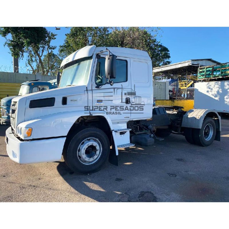 Caminhão MERCEDES BENZ ATRON 1635 4X2 CHASSI Ano 2013