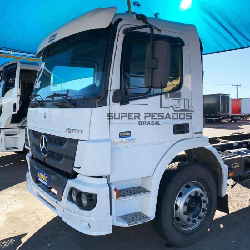 Caminhão MERCEDES BENZ ATEGO 2426 6X2 CHASSI Ano 2012