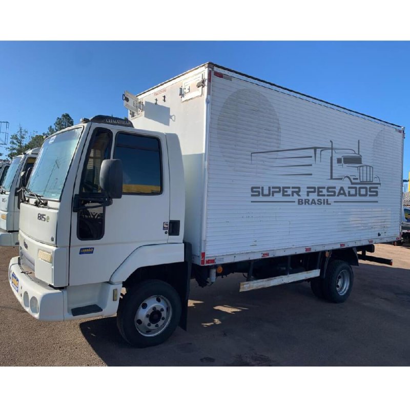 Caminhão FORD CARGO 815E BAÚ SECO Ano 2010