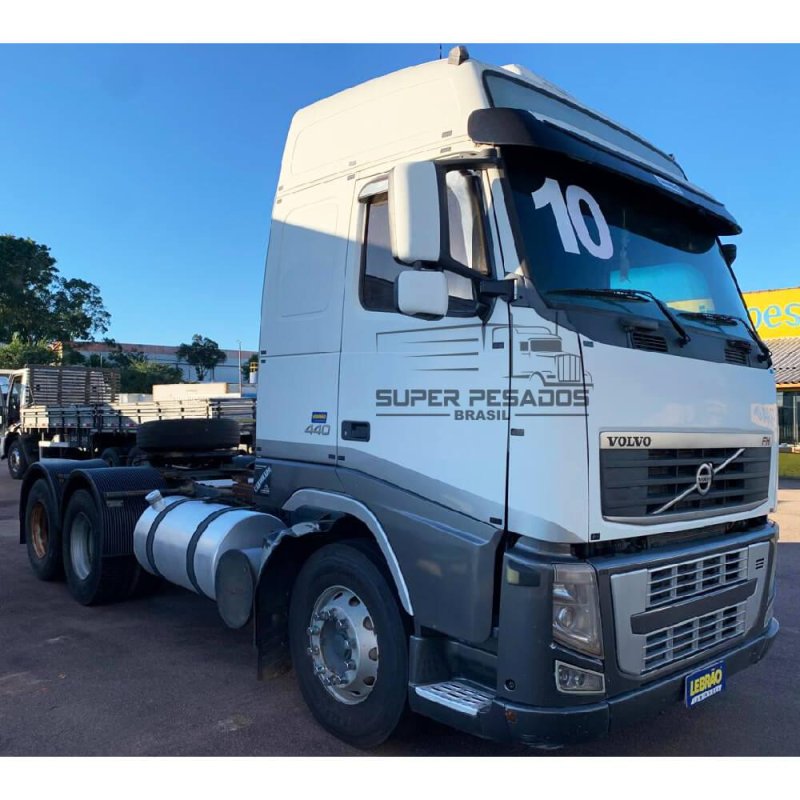 Caminhão VOLVO FH440 6X2 CHASSI Ano 2010