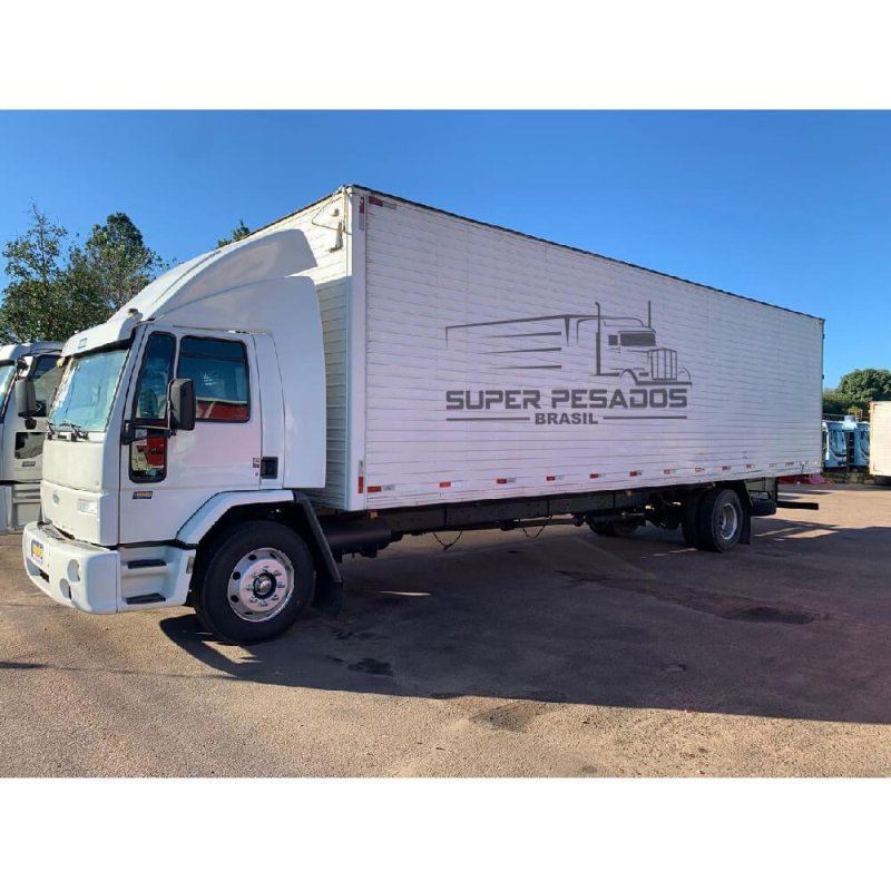 Caminhão FORD CARGO 1317 BAÚ Ano 2004
