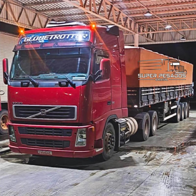 Caminhão VOLVO FH 12.380 Ano 2005