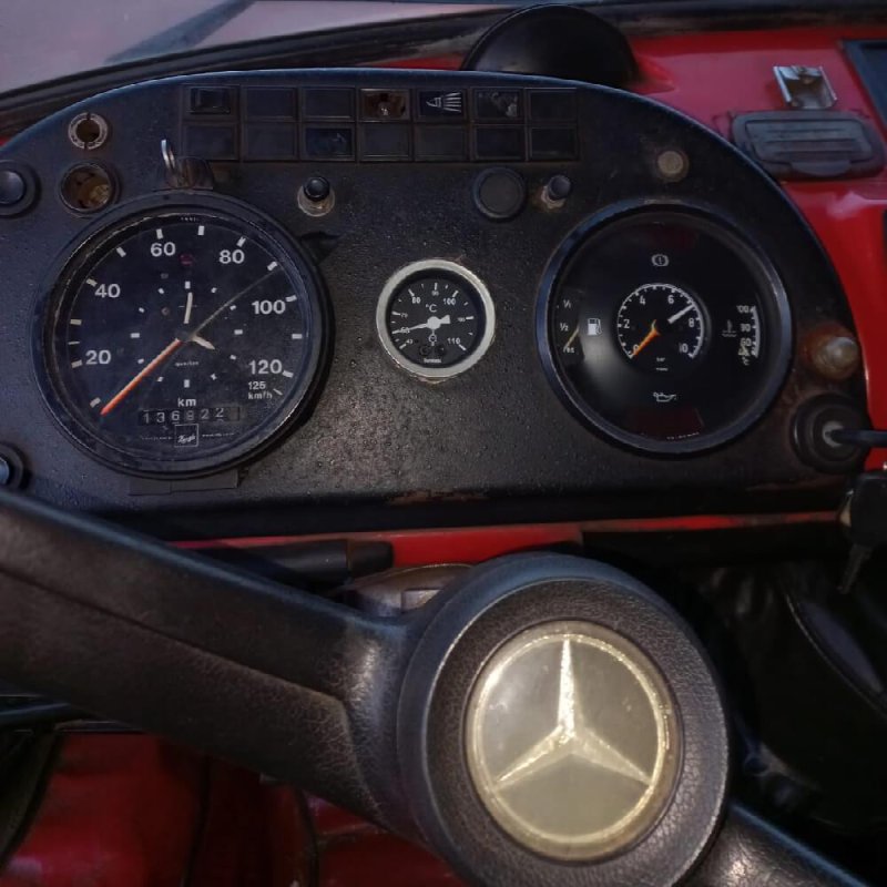 Caminhão Mercedes Benz 1113 Baú Ano 1982