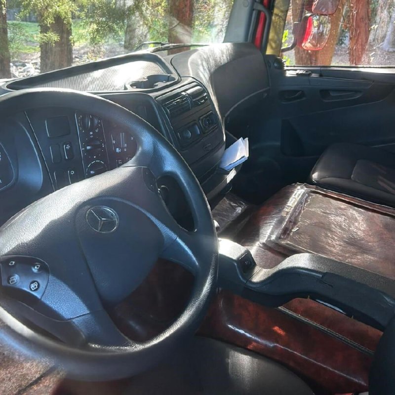 Caminhão MERCEDES BENZ ATEGO 3030 Carroceria Ano 2018