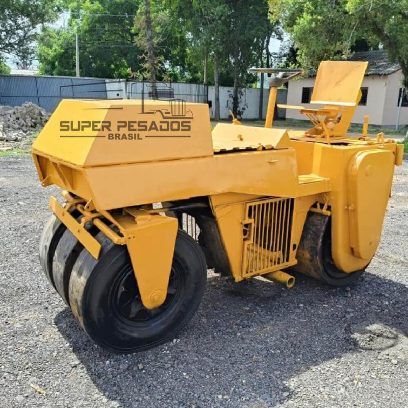 Rolo Compactador Dynapac CG11 com pneus para asfalto Ano 1992