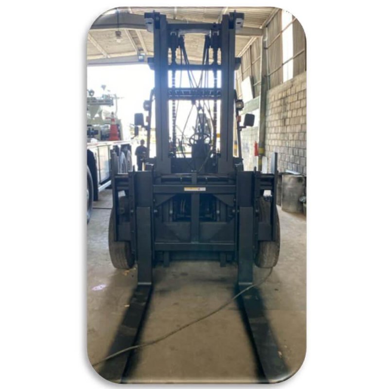 Empilhadeira 8 Ton e 3 mts de elevação Ano 2016