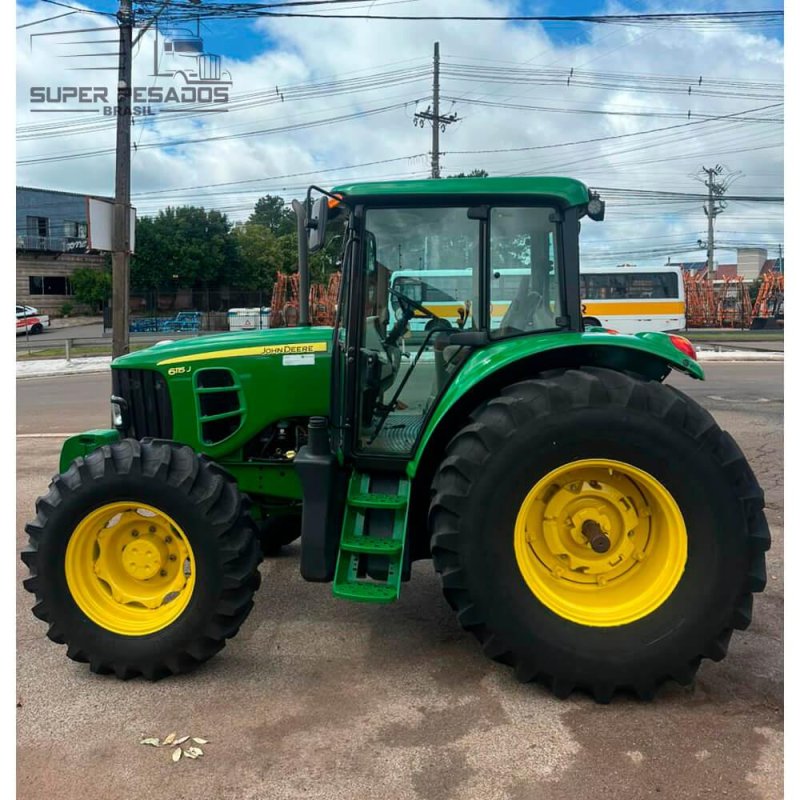 TRATOR AGRÍCOLA JOHN DEERE 6115J ANO 2017